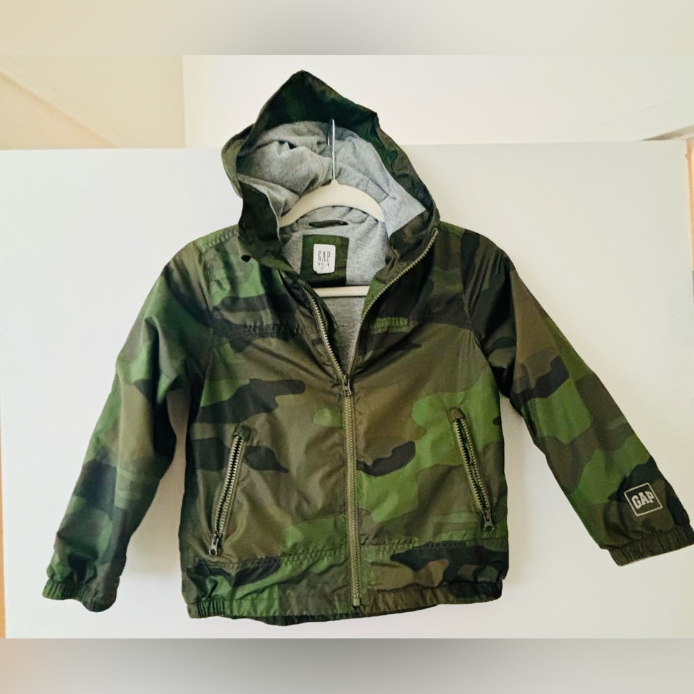 FINAL MARKDOWN GAP KIDS size S hooded windbreaker jacket